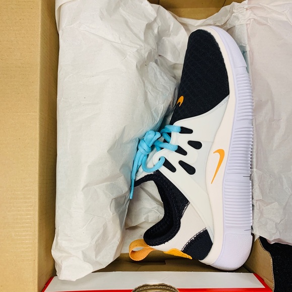 WMNS NIKE ACALME - Picture 7 of 8